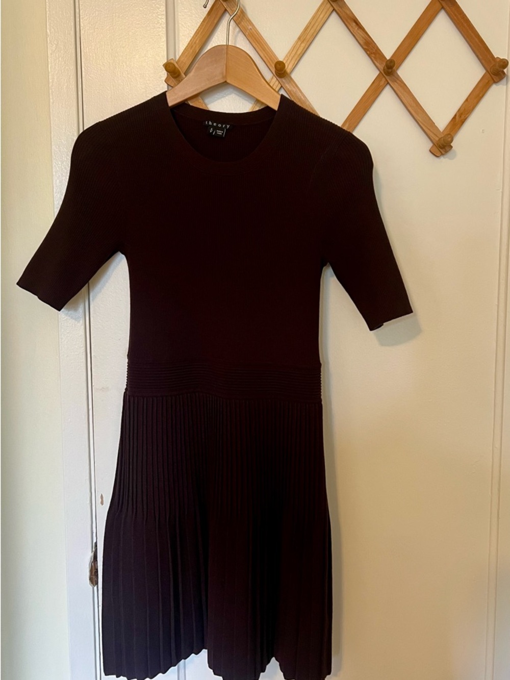 Theory Brown Short Sleeve Pleated Midi Dress